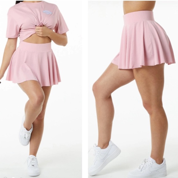 Alphalete Dresses & Skirts - NWT Alphalete Varsity Skirt